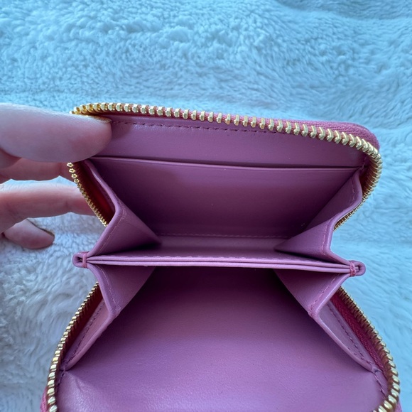 Authentic Prada Rose Leather Coin Holder with Gold Accents - Picture 4 of 6